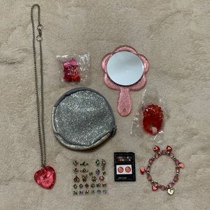 COLLEGE SALE GIRLS GIFT SET